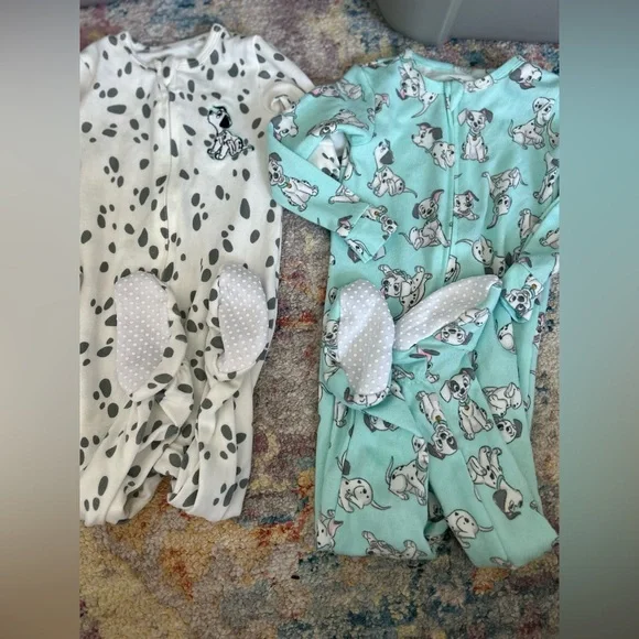 💙 3/$30 💙 101 Dalmatians 18month footie pajamas - Picture 1 of 6